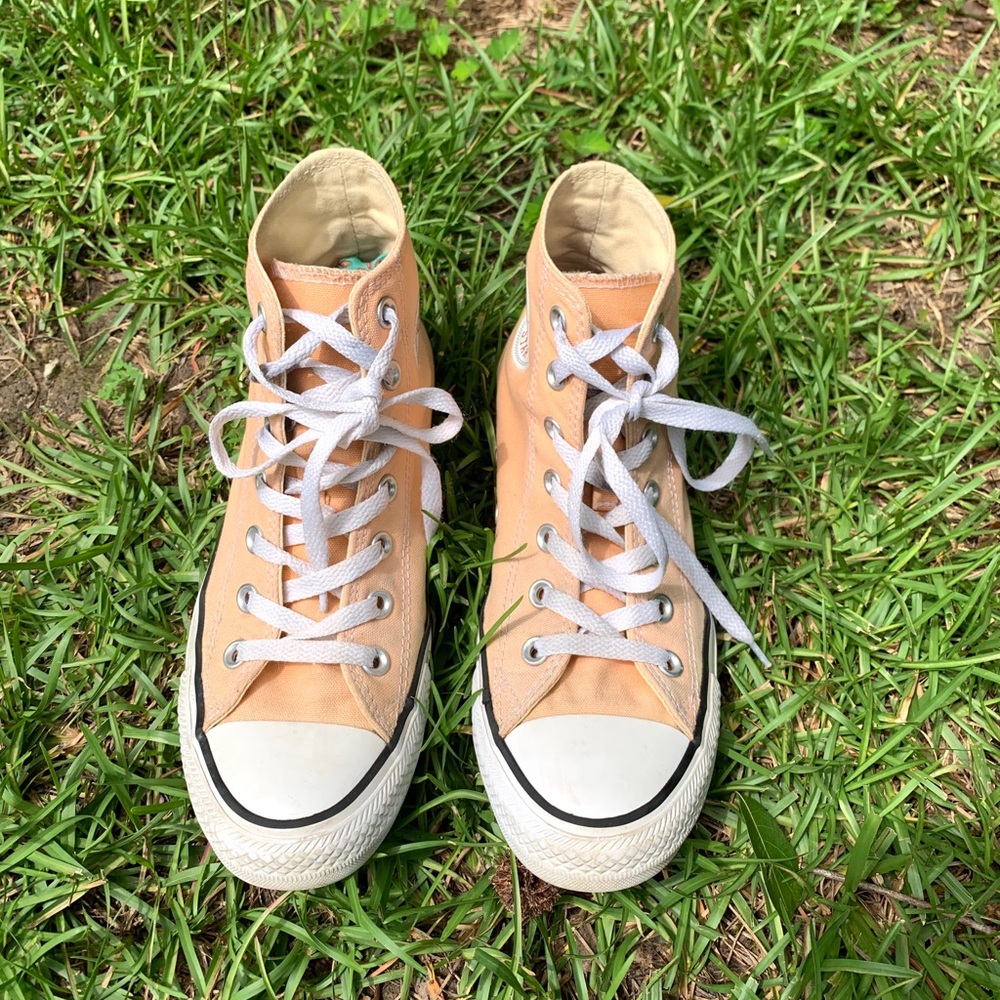 Peachy Pastel Orange High top Converses!